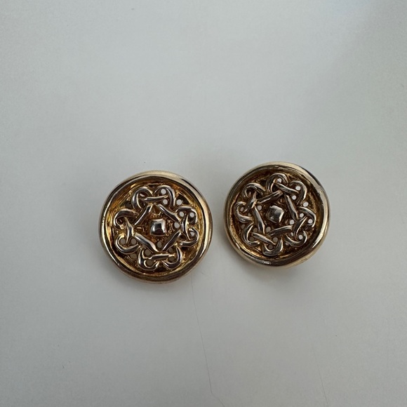 Vintage style Gold Plated Earrings stamped W - Picture 2 of 3